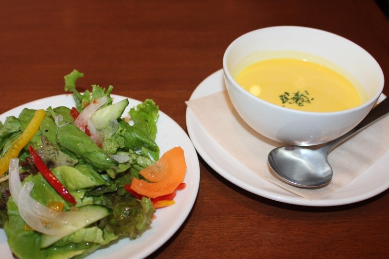 スープとサラダ