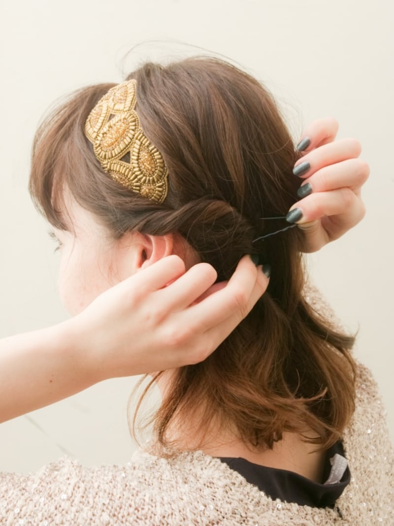 頭皮からピンが浮かないように