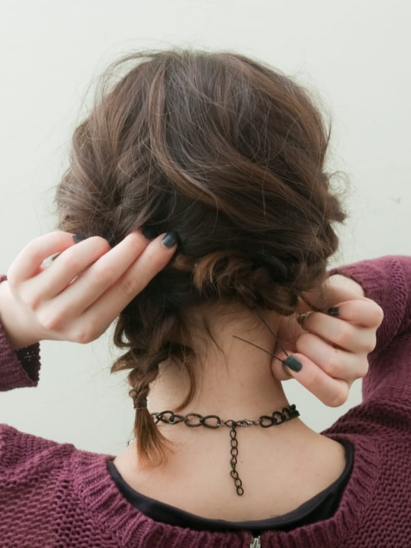 頭皮からピンが浮かないように