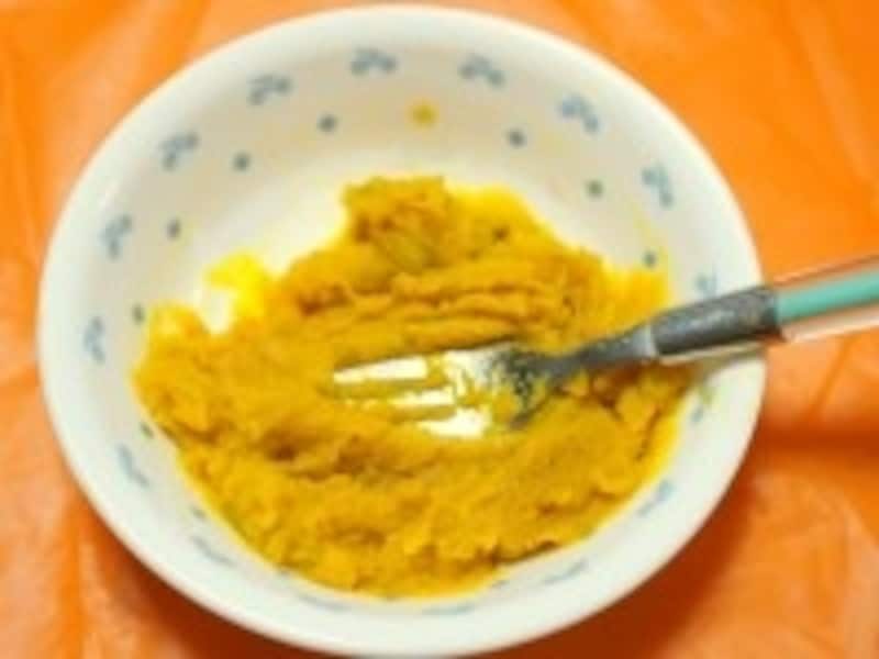 牛乳を加えます。