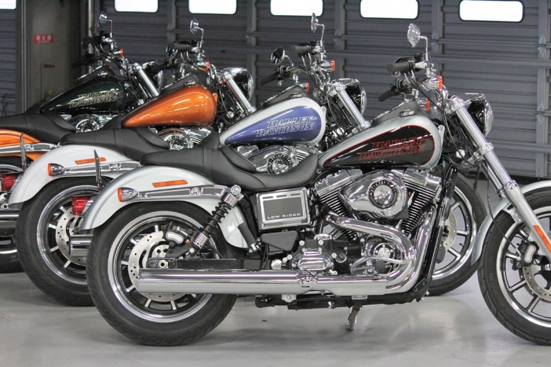 合計5色のラインナップとされるFXDL ローライダー。