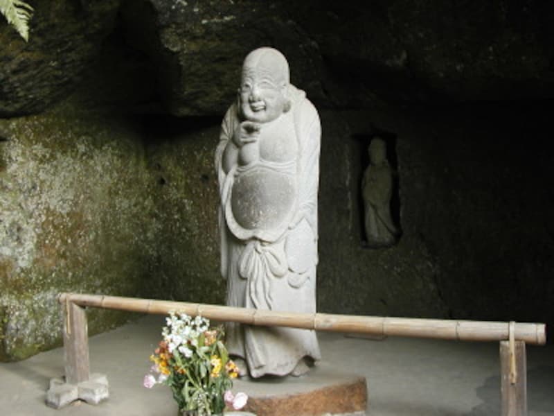 浄智寺境内の布袋尊