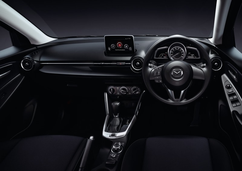 マツダ新型デミオ写真2