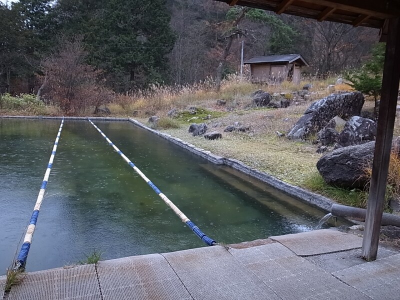 温水温泉プール
