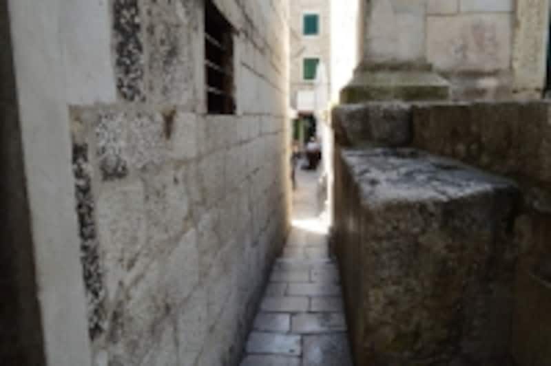 通らせてくれ通り