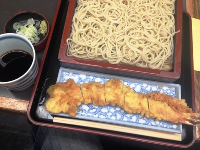 一本海老が付いた同店の「天せいろ」