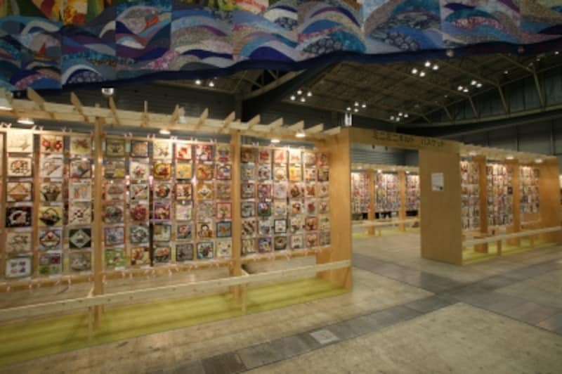 インターナショナル・キルトウィーク横浜2013のチャレンジキルト展示。