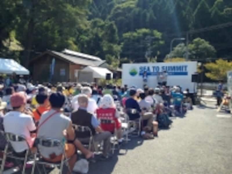 表彰式、抽選会の様子