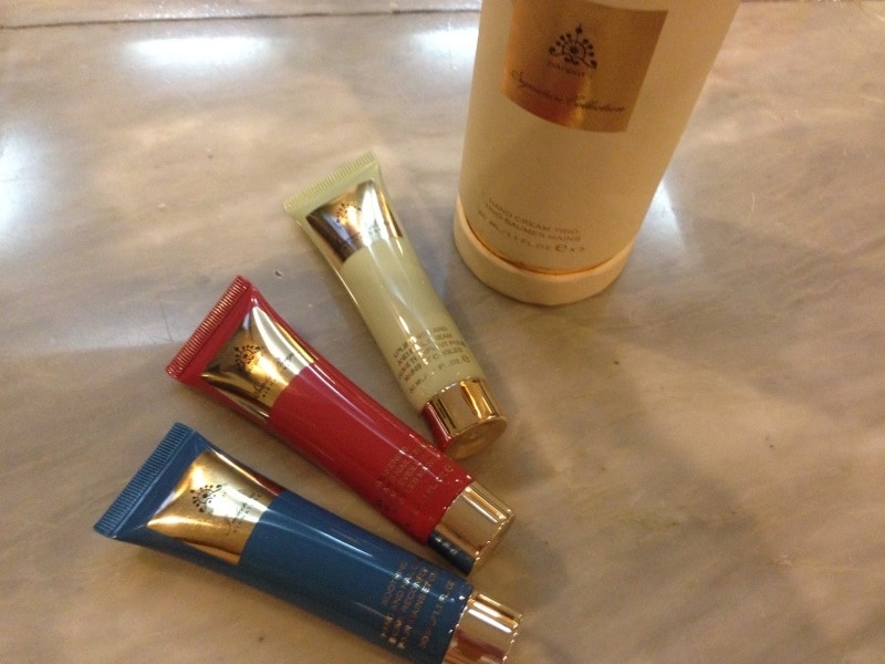 お土産にはパッケージが可愛いミニハンドクリーム 3点セットがお勧め