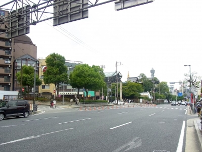 一心寺と通天閣