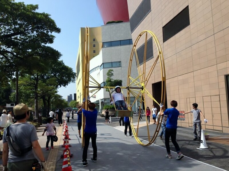 牛嶋均ワークショップ「行くブランコ自力回転実験」