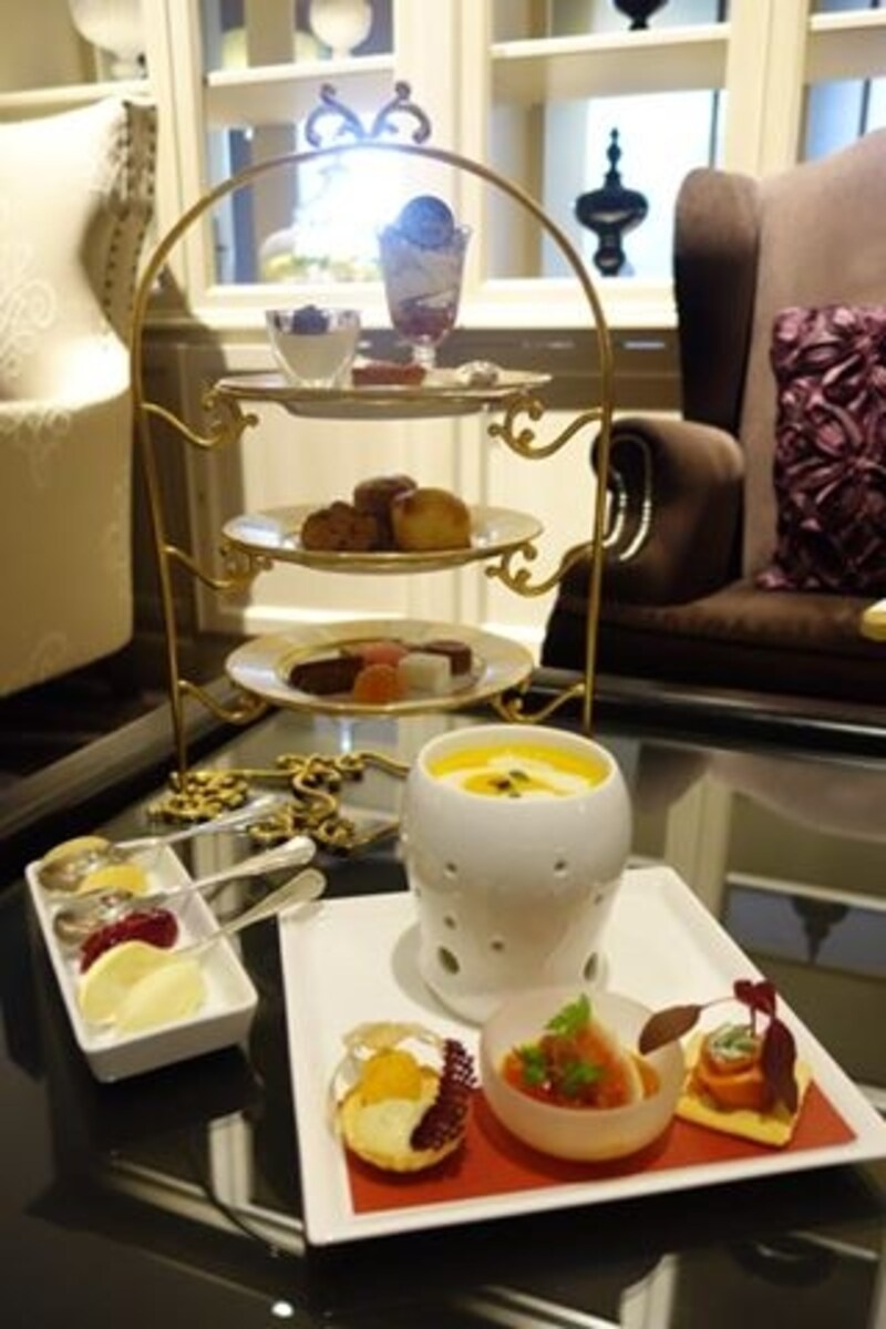 「オータムアフタヌーンティー」平日￥3,333undefined土日祝￥3,833