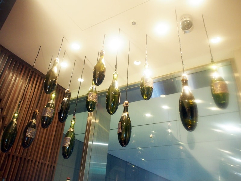 CAVAのボトルで作られたランプ