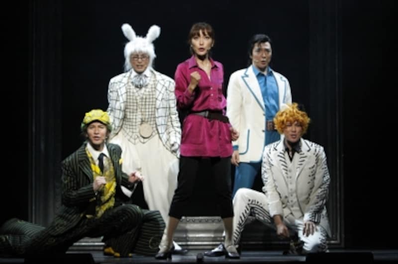 『アリス・イン・ワンダーランド』初演の舞台より。撮影：渡部孝弘