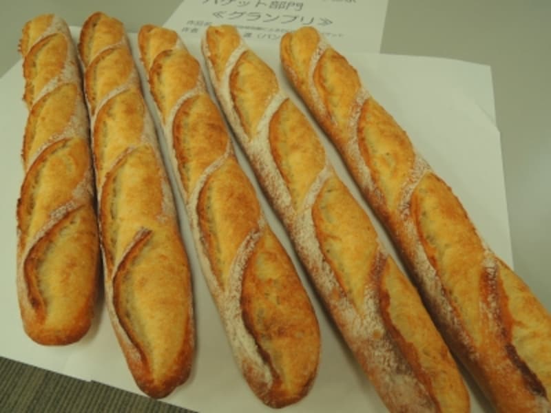 低温長時間発酵による石臼挽き粉のバゲット