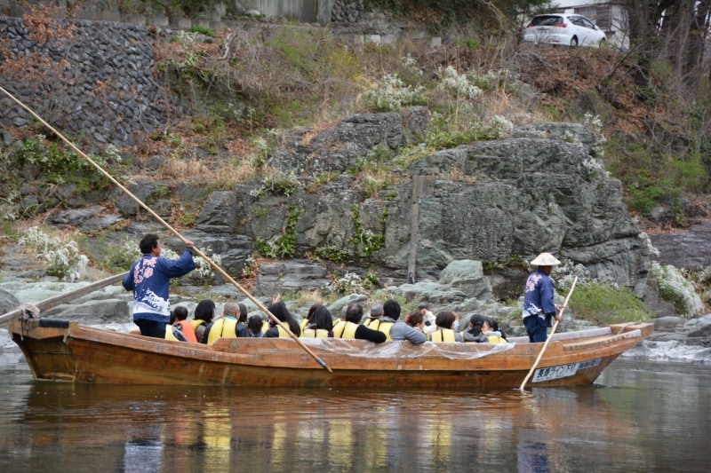 荒川を下る長瀞ライン下りBの船