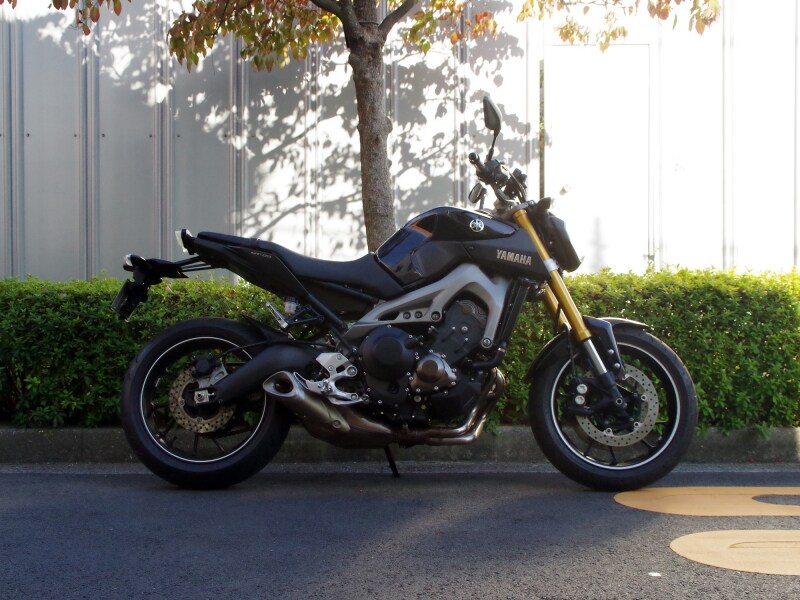 MT-09サイドビュー