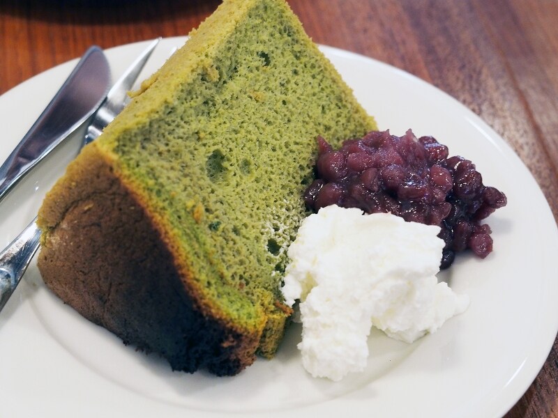 恵子さん特製巨大シフォンケーキ