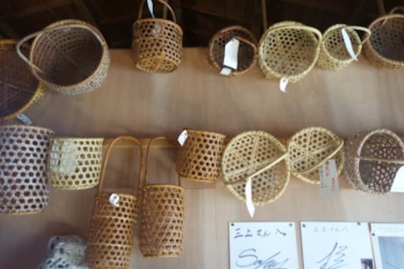 見本用として作品がずらっと並んでいました。こちらの色合いもいい感じです。