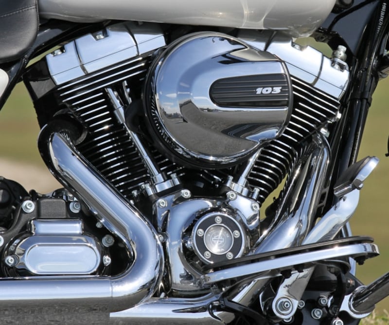 排気量1,689cc ツインカム103エンジン