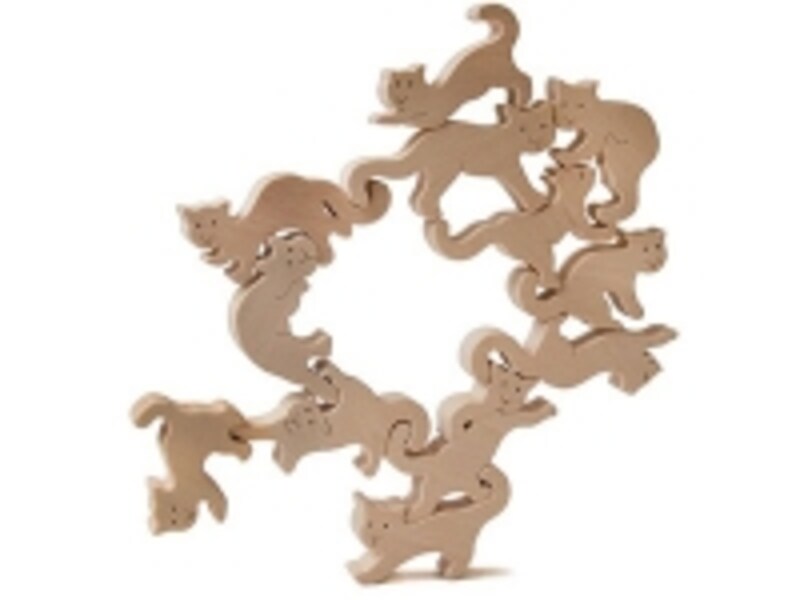 「ネコの自由積木」は表情もポーズも全て異なる12匹のネコ