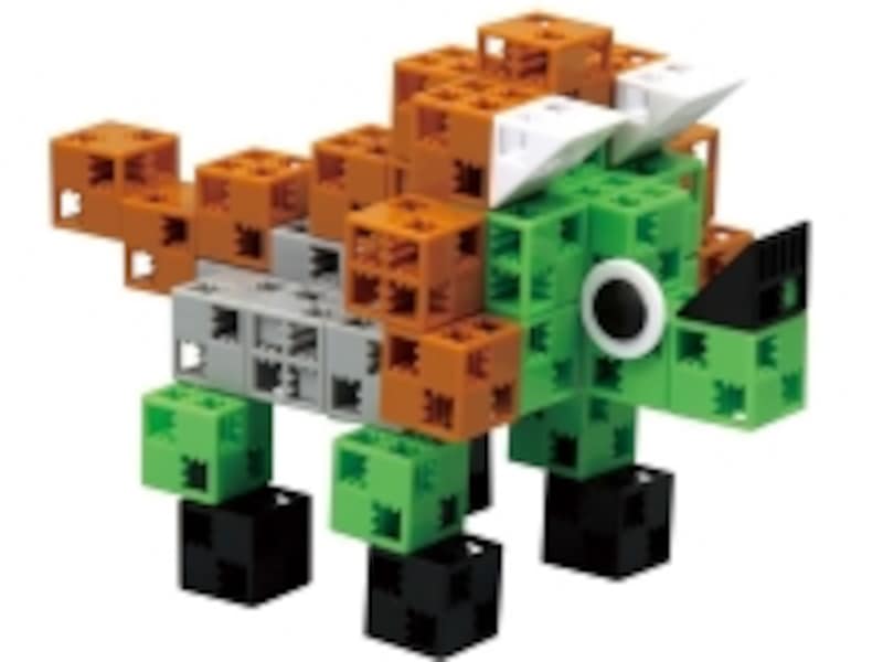 縦、横、斜め、自由に接続できる新しい構造の「アーテックブロック」