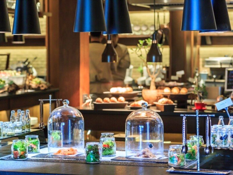 料理をプレートに移して運ぶより、瓶を抱えて運ぶ感じ！