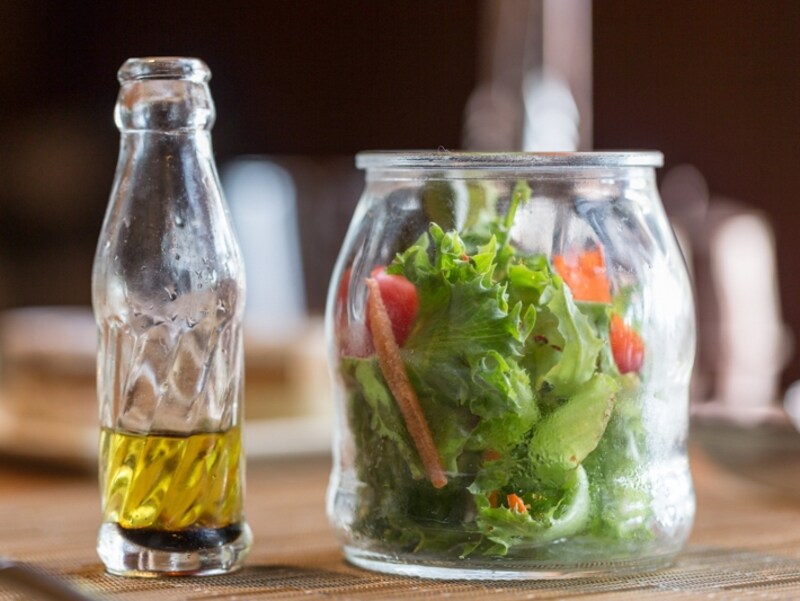 サラダが瓶入りだとドレッシングをミックスしやすい