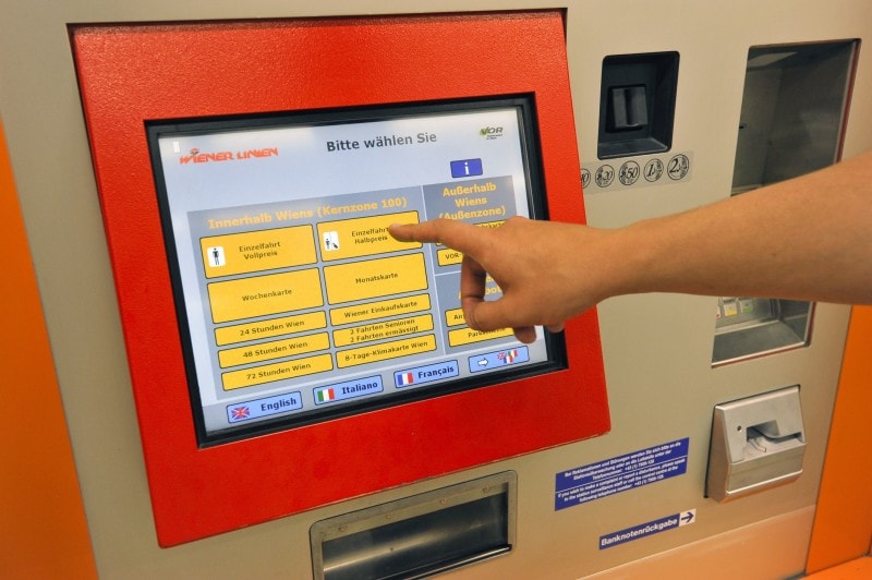 タッチパネル券売機