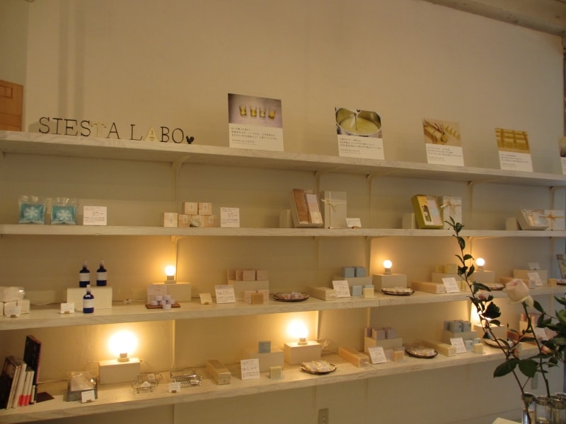 シエスタ・ラボ店内