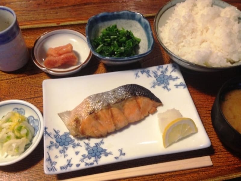 「焼き鮭」の定食
