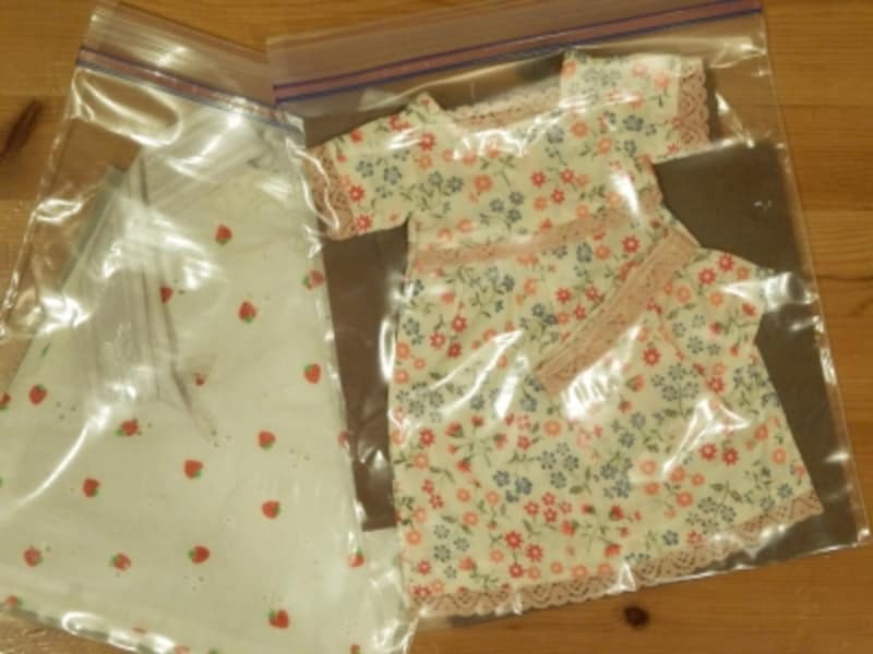 着せ替え用の服をまとめてジップロックに収納