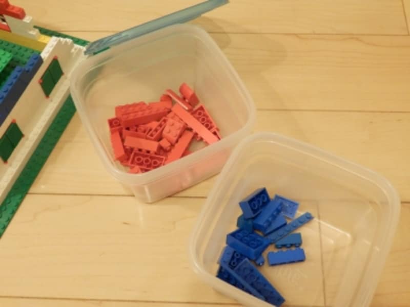 色ごとに分けてタッパーに収納