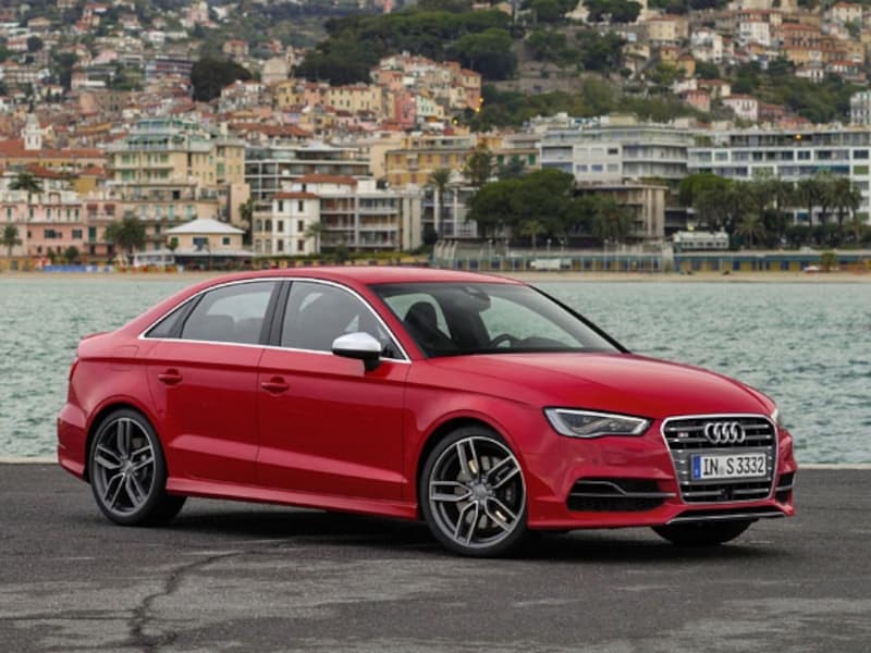 アウディS3セダン