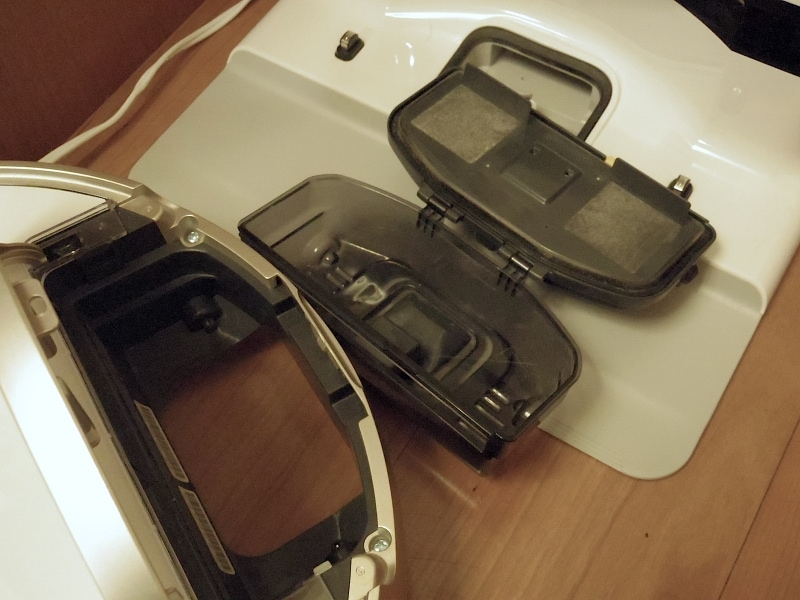 自分でゴミ捨てするニュースタイルのお掃除ロボ』 東芝 トルネオ