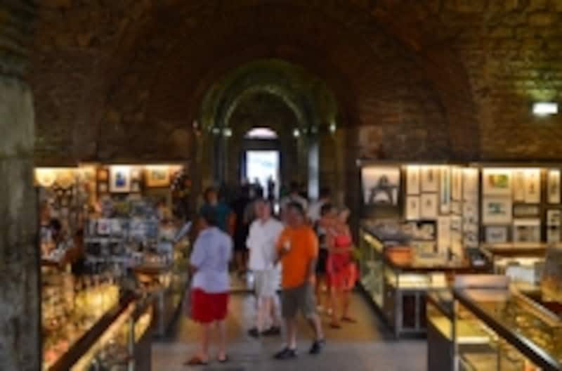 スプリット地下宮殿