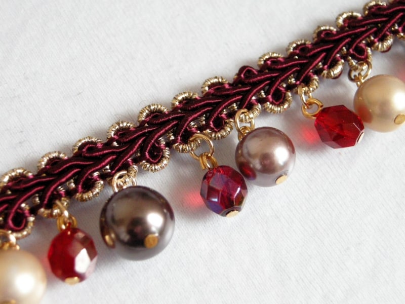 ビーズのカーテンホルダー