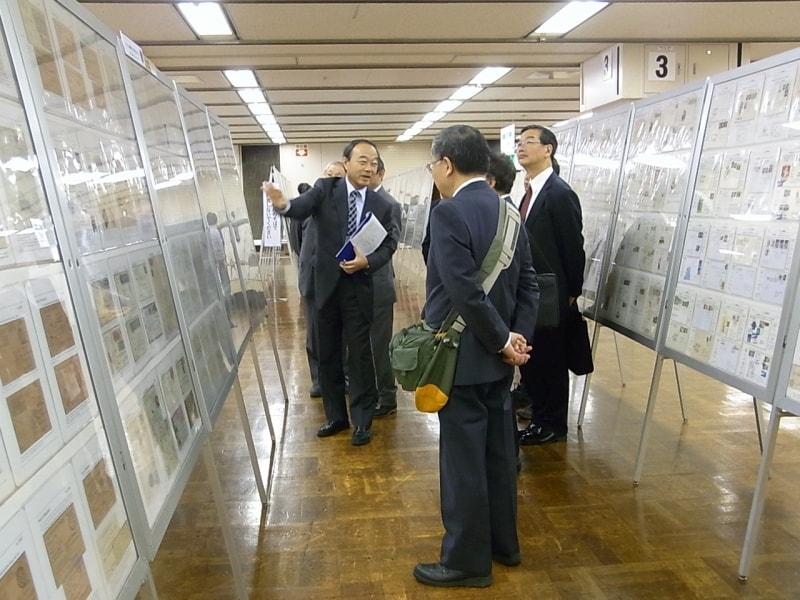 審査員との対話