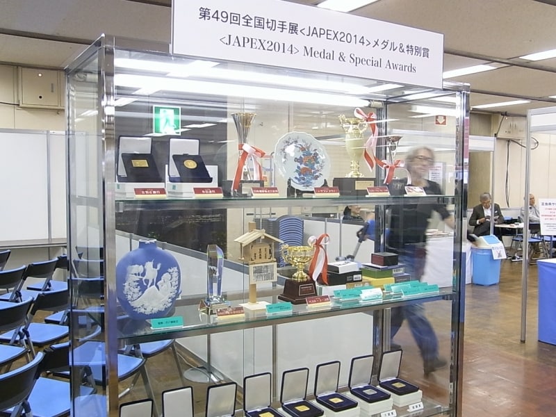 トロフィーとメダル