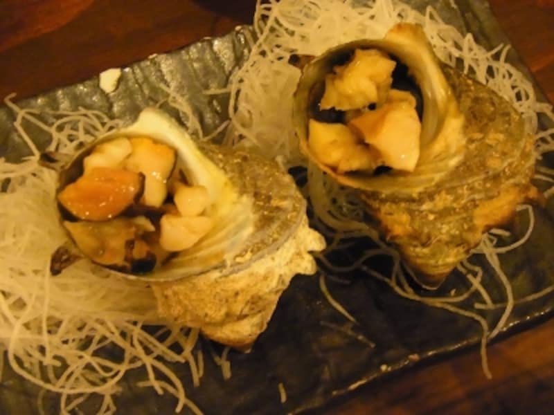 サザエのつぼ焼き（580円）