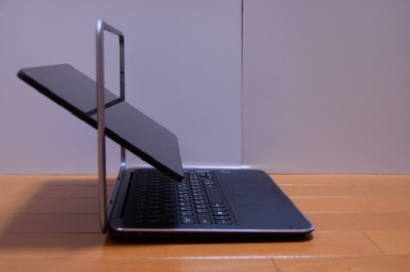 画面が回転してノートパソコンとタブレットを行き来するDELL XPS12。