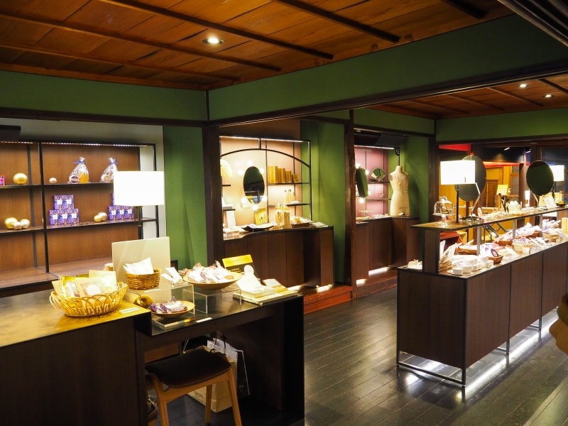 店内＠茶屋美人