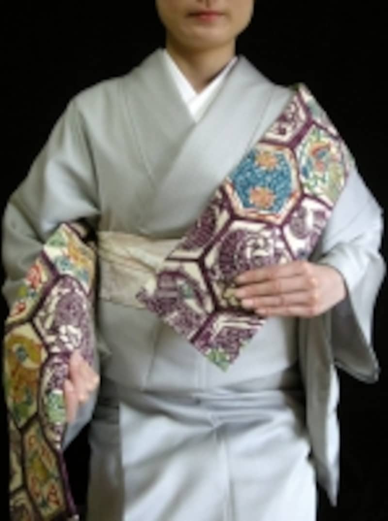 手の長さはお太鼓結びと同じ