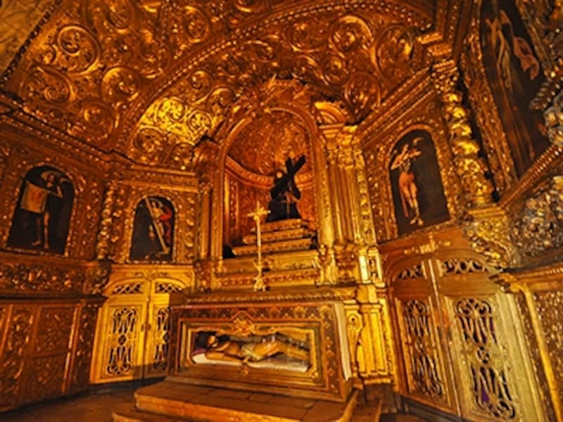 サンタ・マリア教会の黄金の祭壇