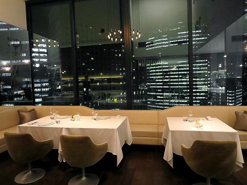 コラージュ 内観