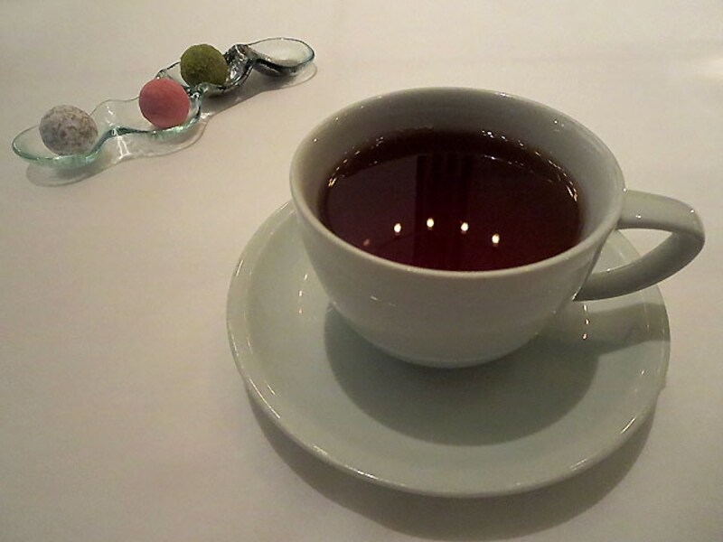 お好みの温かいお飲み物とトリュフ オ ショコラ