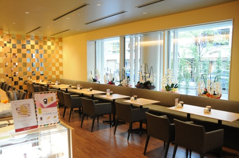 1階 喫茶室檜サンドイッチや食べるスープなどの軽食やスイーツ