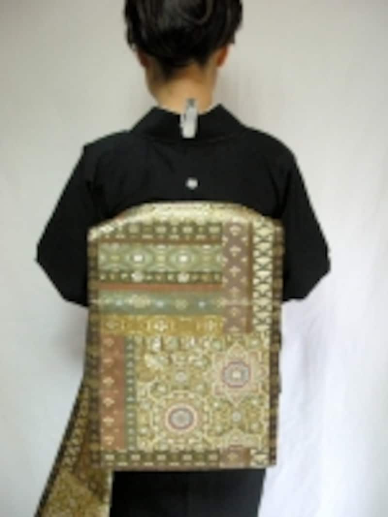 帯枕は真っすぐに