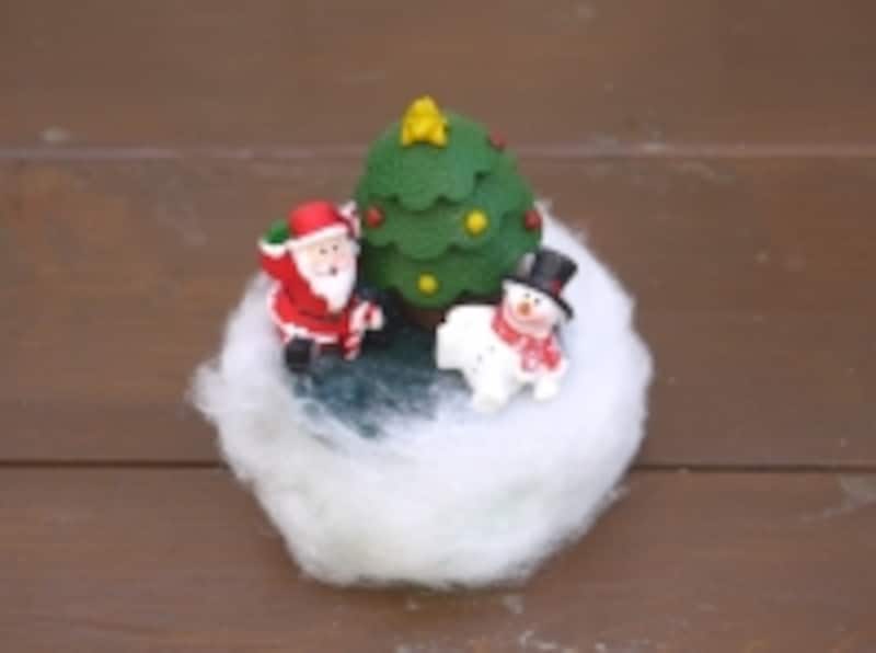 スポンジとパーツを貼りつけます