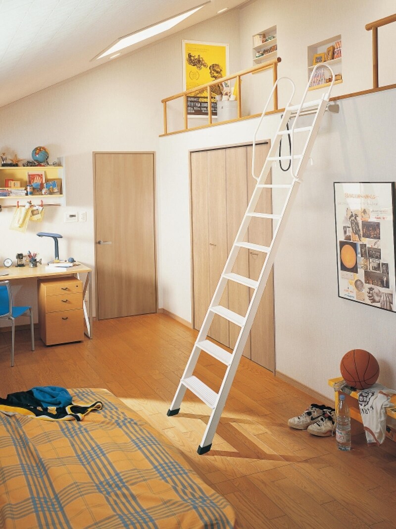 子供室に多くみられるロフトのあるプラン。デザイン性はもちろん、安全性には充分に配慮したい。　[はしごユニット]　 パナソニック エコソリューションズhttp://sumai.panasonic.jp/